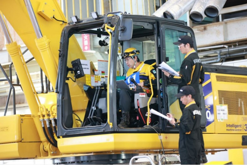 コマツのサービス技能全国大会（コマツのニュースルームから）